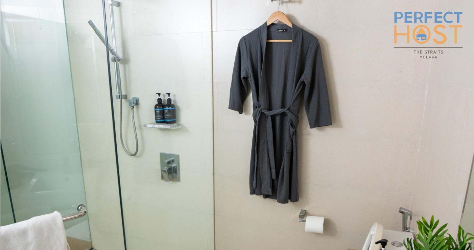 The Straits Melaka By Perfect Host Aparthotel ภายนอก รูปภาพ