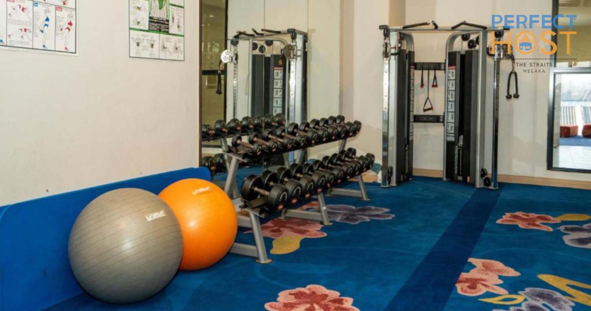 The Straits Melaka By Perfect Host Aparthotel ภายนอก รูปภาพ